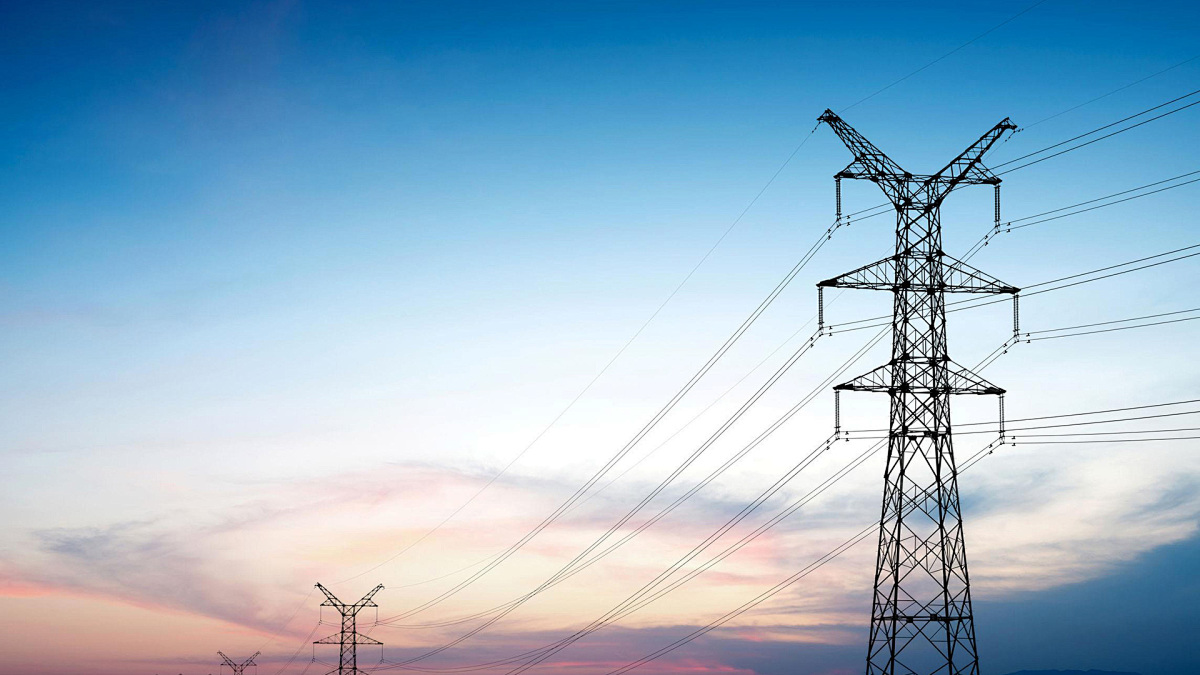 包芯线是一种常用的电线，用于电力传输和信号传输